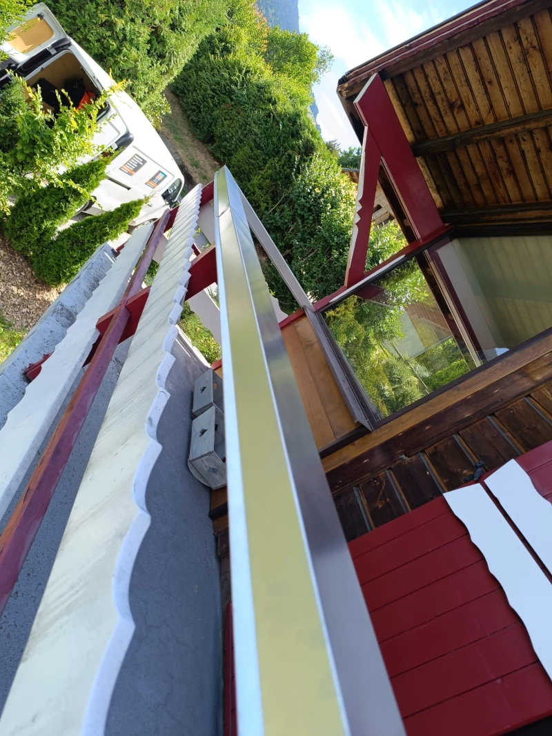Couvertine et main courante en zinc sur balcon