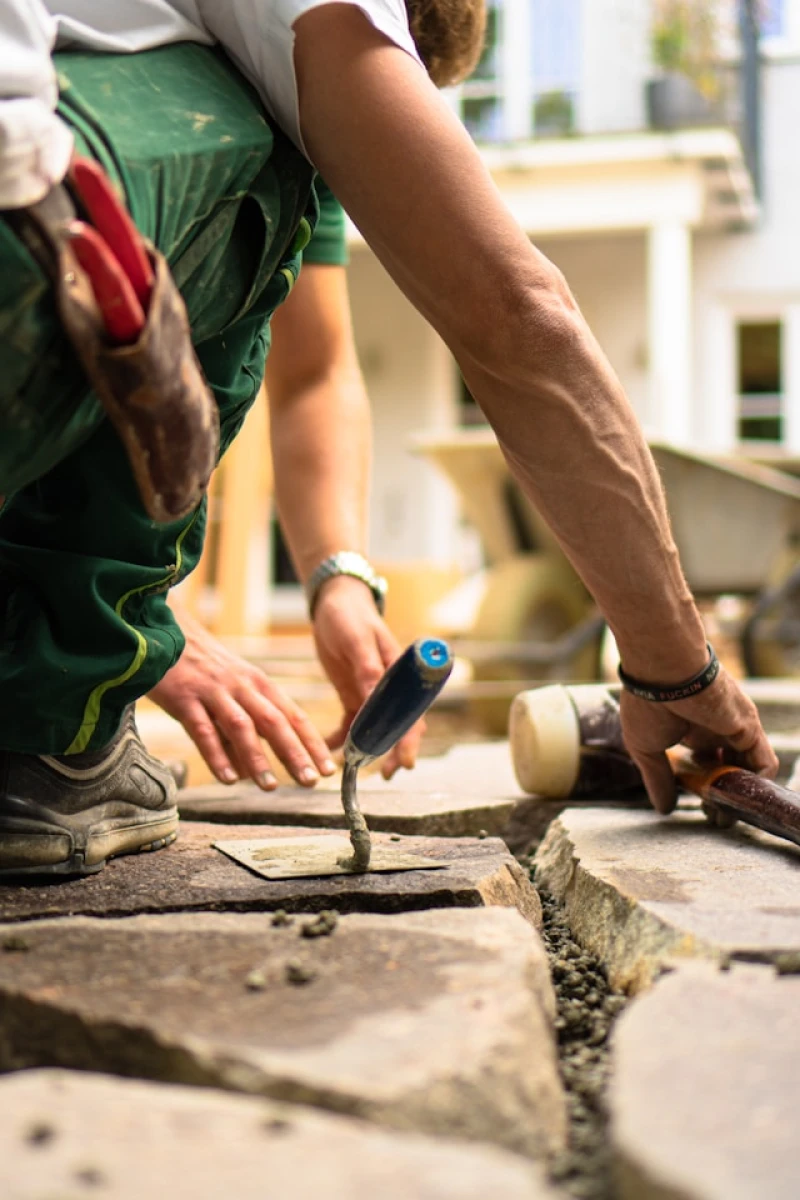 Entreprise de rénovation bâtiment : peinture, carrelage, toiture, menuiserie